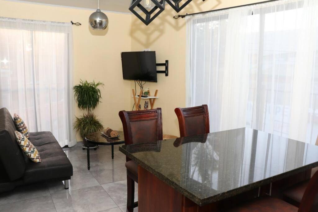 Airport Sjo Residence - Edward & Familia Inn Rio Segundo Ngoại thất bức ảnh